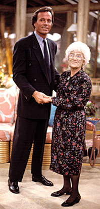 julio-iglesias-estelle-getty-golden-girls-tv-valentines-day-1989-photo-gc